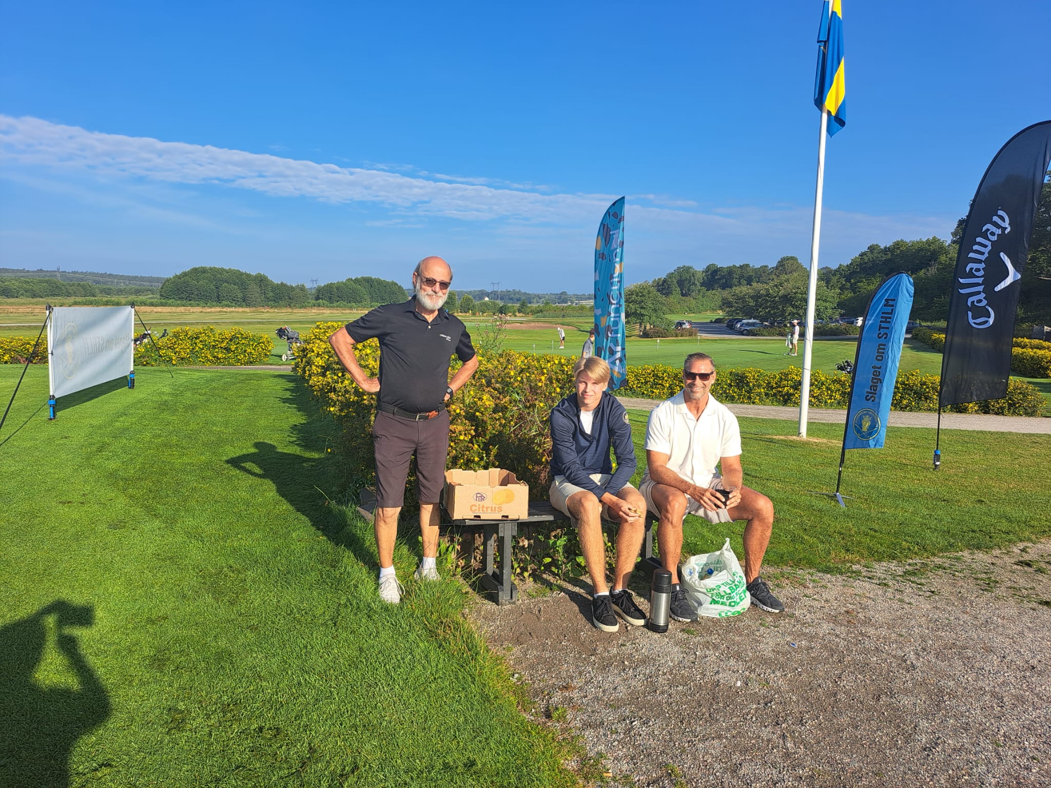 Klubbens ordförande, Kenneth Lundqvist, på plats som starter syns här tillsammans med publik som passar på att njuta av det fina vädret!